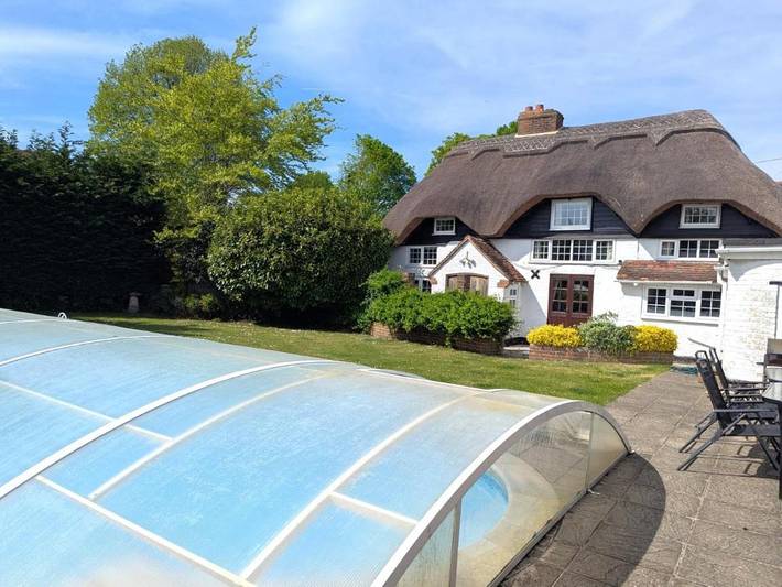 Holiday rental for 14 people, with garden and pool, with pets in Bosham