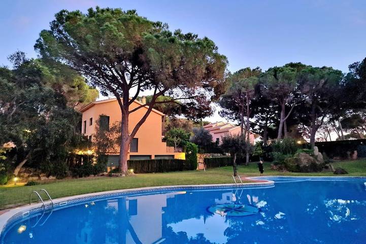 Villa pour 6 personnes, avec jardin et piscine à Sant Feliu de Guíxols