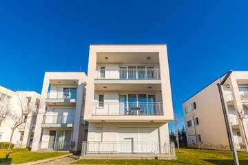 Gîte pour 4 personnes, avec piscine et balcon dans Lezhë