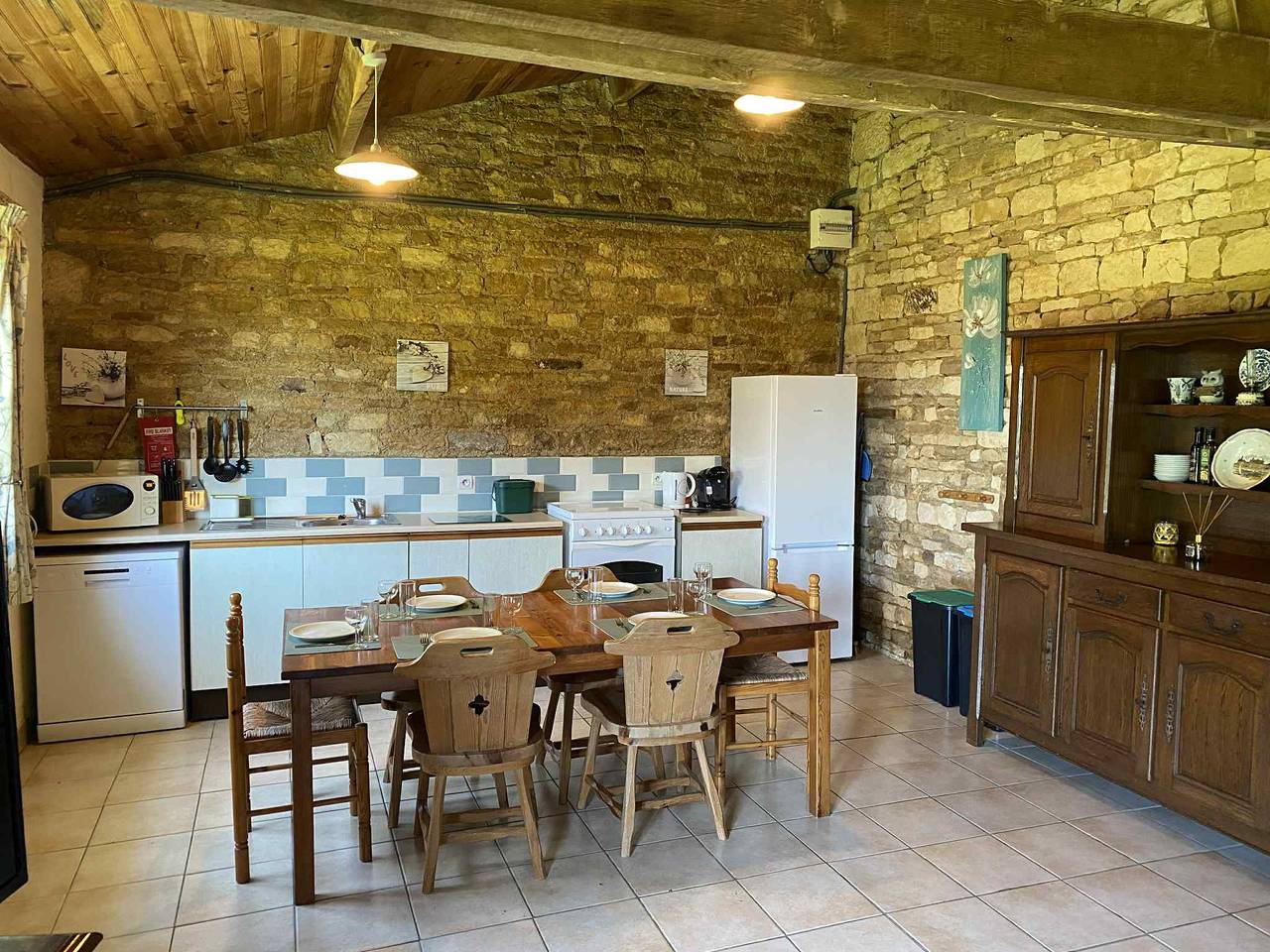 Gîte pour 5 personnes avec piscine in Chey, Région de Niort