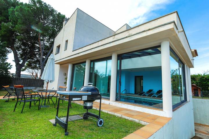 Casa rural para 14 personas, con jardín y terraza, Se admiten mascotas en Cambrils - 3