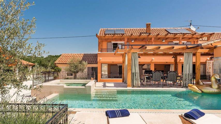 Villa für 6 Personen mit Balkon/Terrasse in Skradin, Šibenik-Knin