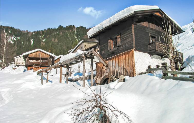 Familienwohnung mit Panoramablick in der Nähe des Flusses Gail – inklusive Parkplatz und Küche in Gailtaler Alpen, Lesachtal