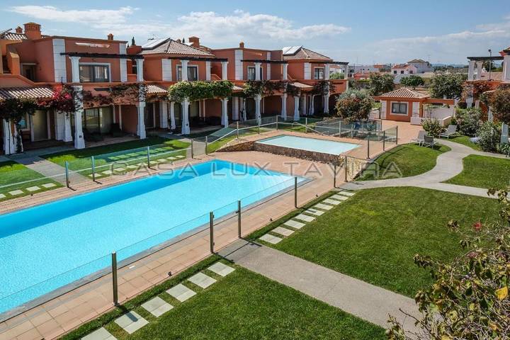 Casa de férias para 6 pessoas, com vista e piscina e ainda piscina infantil and jardim em Luz de Tavira