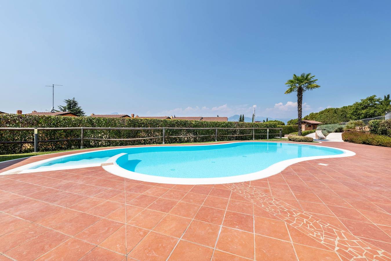 Ganze Wohnung, Wohnung 'Casa Bel Bosco' über dem Gardasee mit beheiztem Pool, Terrasse und Wlan in San Zeno di Montagna, Gardasee-Berge