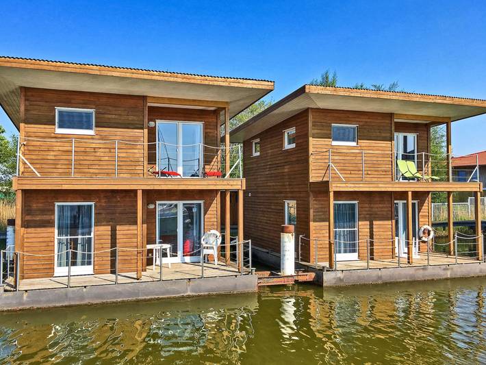 Boot für 7 Personen, mit Terrasse und Ausblick sowie Seeblick, mit Haustier in Mecklenburg-Vorpommern - 2