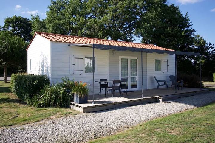 4-Person Chalet in La Roche-sur-Yon, Loire-Tal