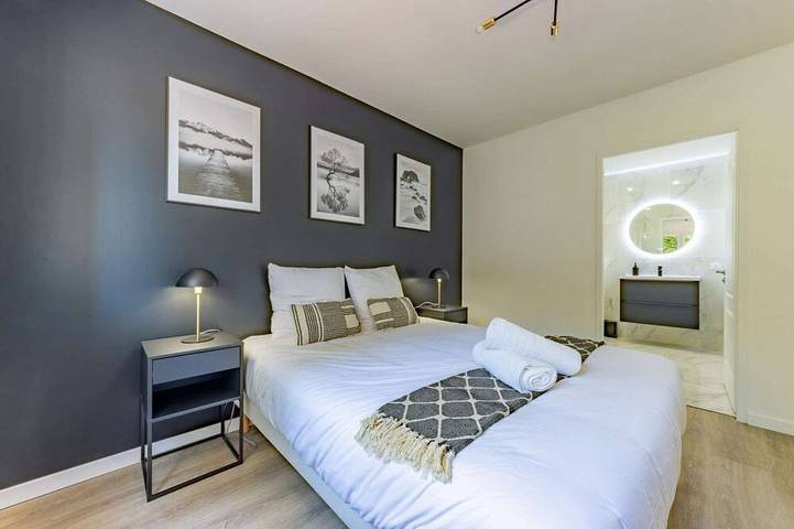 Location de vacances pour 15 personnes, avec jardin ainsi que terrasse et jacuzzi dans Esperce - 2