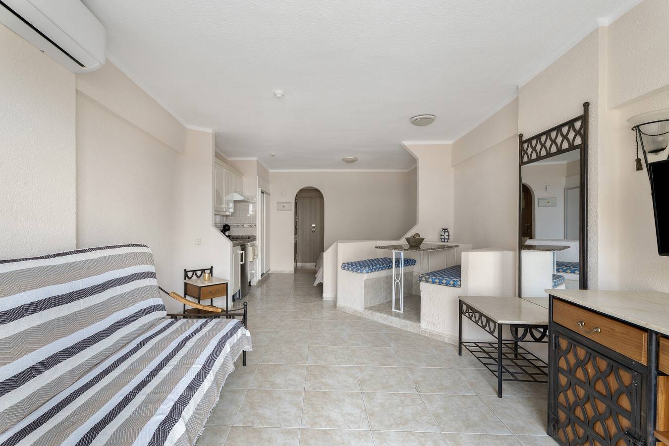 Ganzes Studio, Ferienstudio 'Santa María' mit Meerblick, Wi-Fi und Klimaanlage in Playa Puerto Colón, Adeje