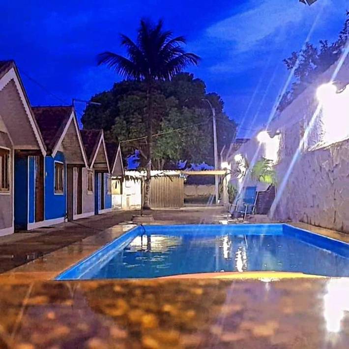 Casas e apartamentos de temporada para 4 pessoas, com piscina e balcão e ainda vista em Guaratiba