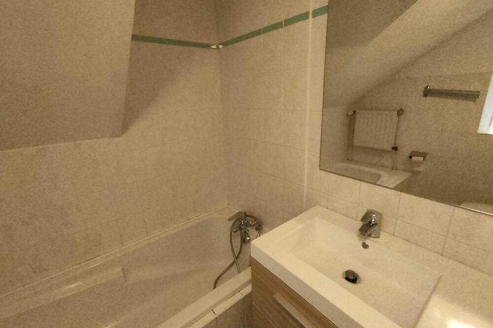 Gîte Elodie avec Spa Bain à Remous Sauna Pêche in Dommartin-lès-Remiremont, Région d'Épinal