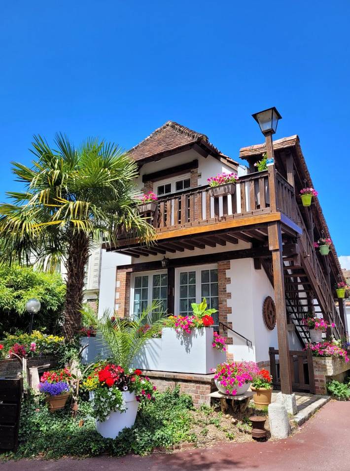Gîte pour 4 personnes, avec terrasse et jardin à Forges-les-Eaux