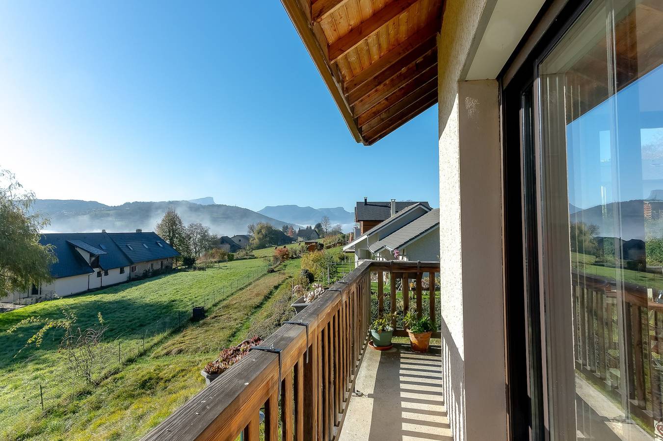 Maison de vacances 6 Personnes avec vue sur la montagne, jardin privé et Wi-Fi in Saint-Jean-d'Arvey, Région de Chambéry