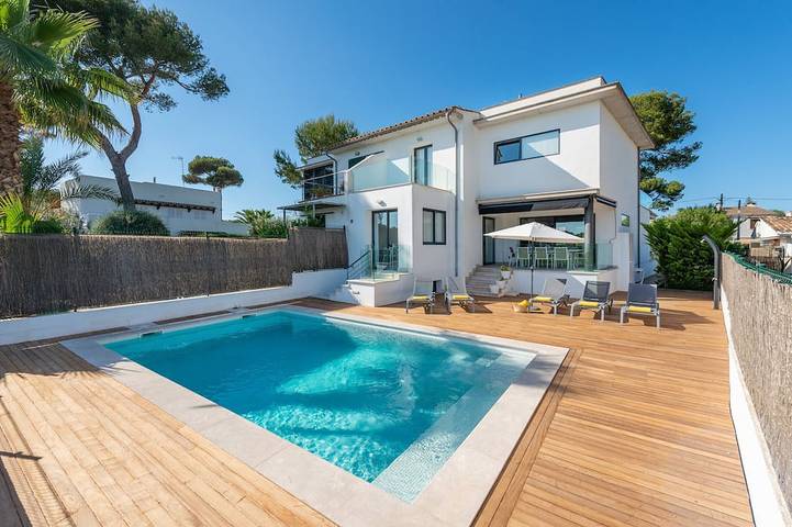 Villa for 8 people, with garden and pool as well as balcony - 1