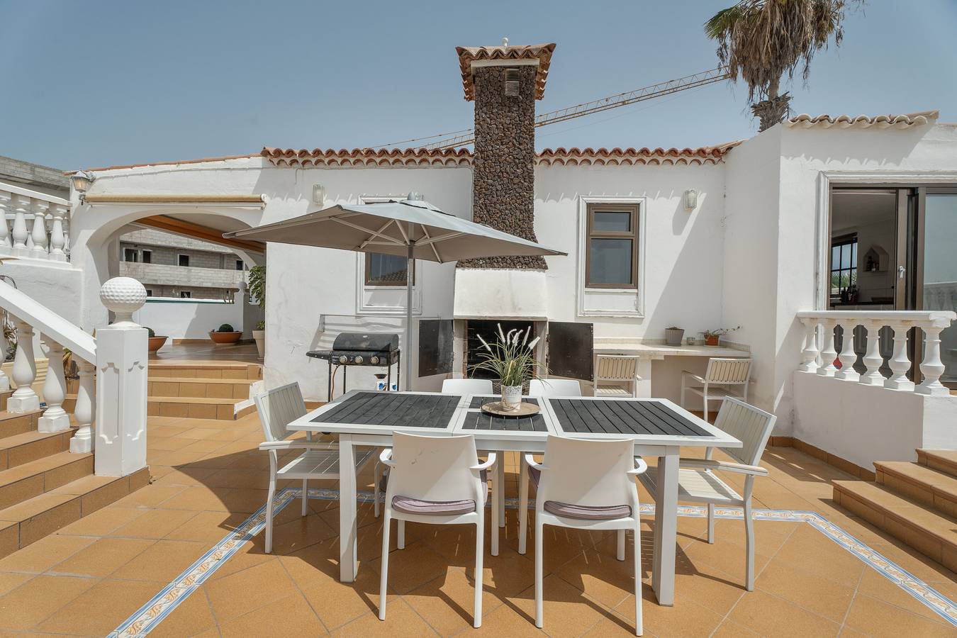Villa de vacaciones 'Amarilla Golf' con vistas al mar, Wi-Fi y aire acondicionado in San Miguel de Abona, Tenerife Sur