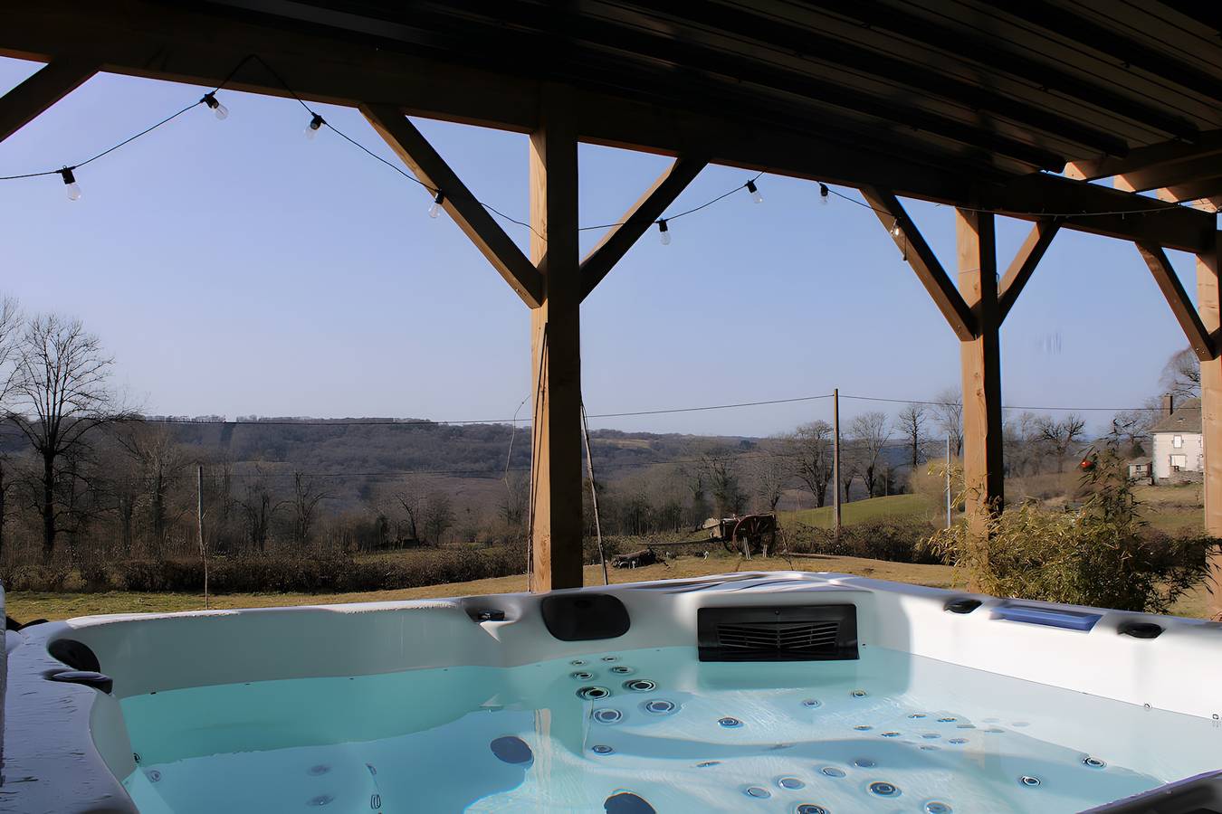 Gîte La Grange de Loey mit Spa, Bergblick, privater Terrasse und Wlan in Méallet, Regionaler Naturpark Volcans d'Auvergne