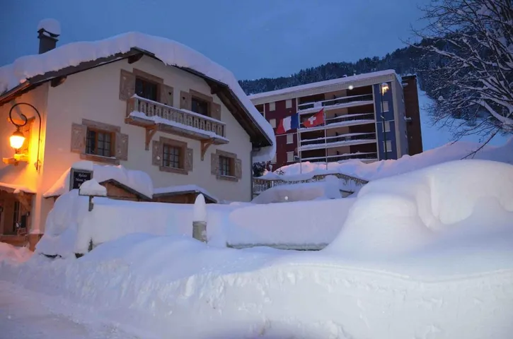Alojamiento y desayuno para 2 personas, con terraza además de sauna y jacuzzi - 1