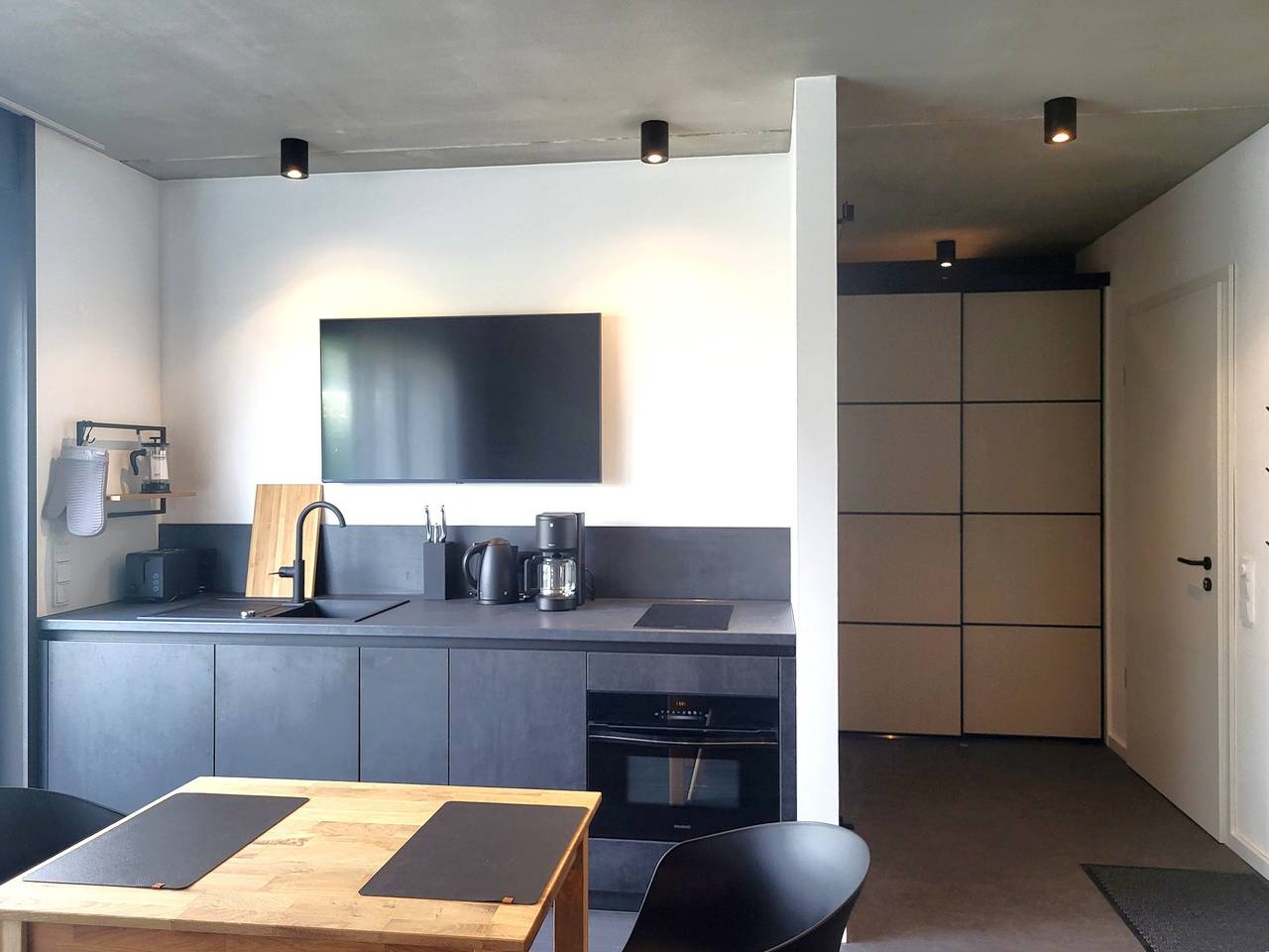 Appartement 'Schlossterrassen 8b' met Privéterras, Gedeelde Tuin en Wi-Fi, foto 8