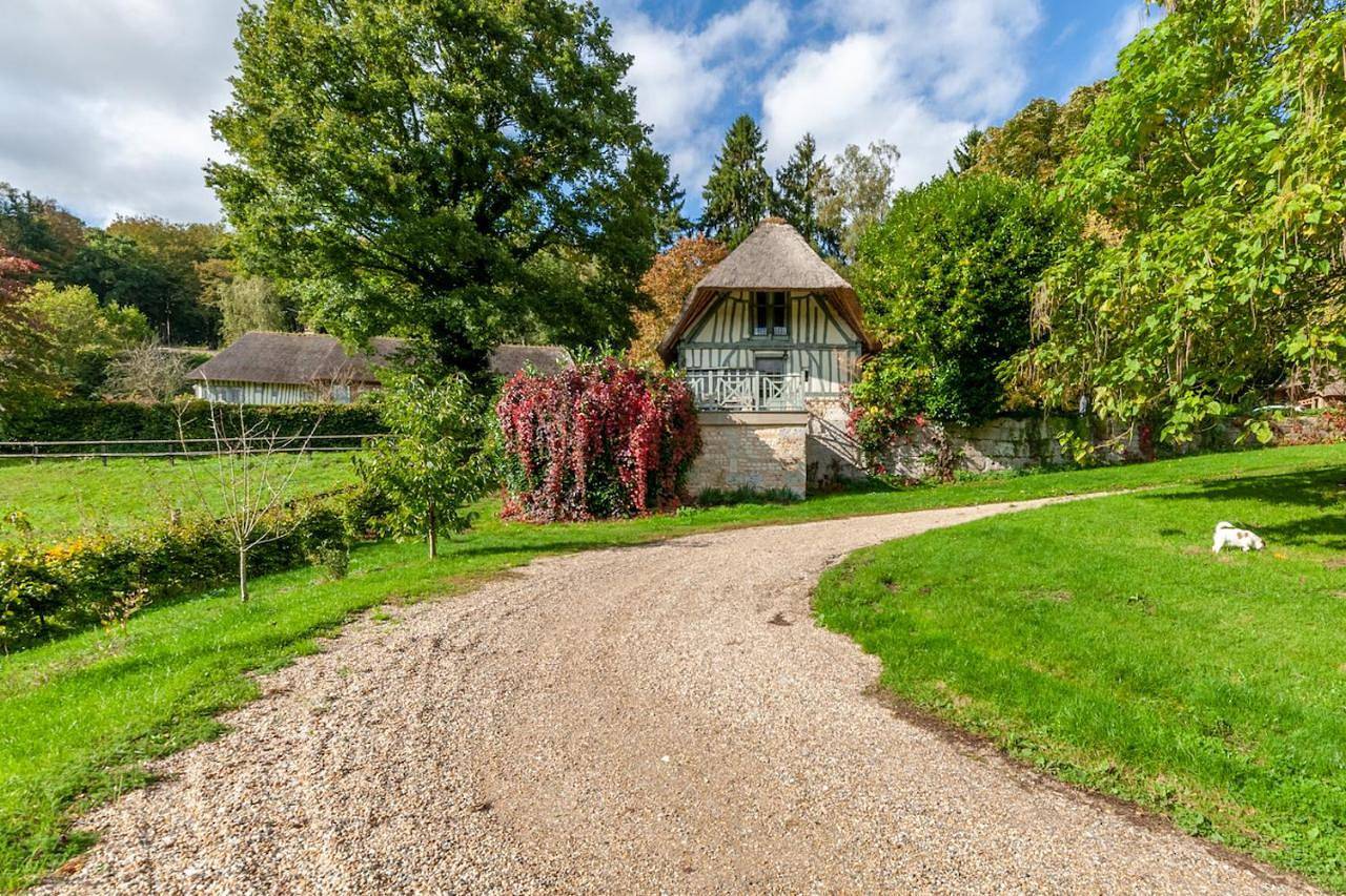 Le Manoir du Perroy in Saint-Wandrille-Rançon, Rives-en-Seine