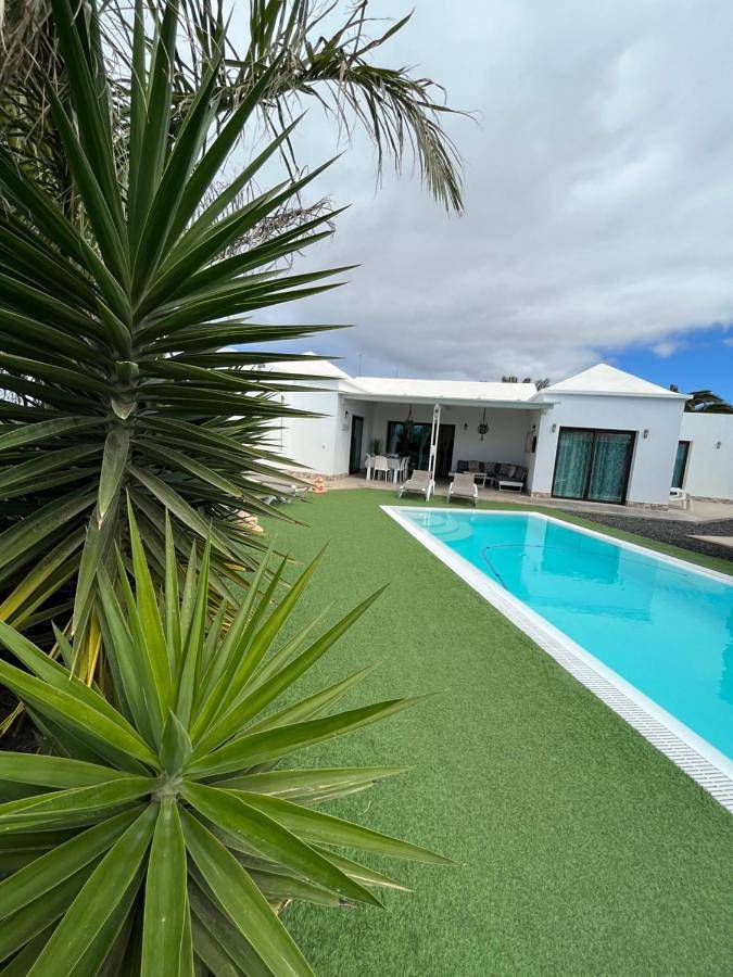 Chalet para 8 personas, con piscina además de vistas y jardín en Fuerteventura - 2