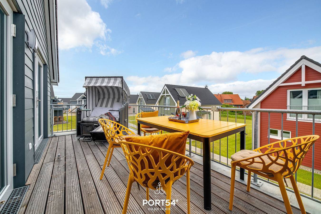 Ganze Wohnung, Sonnendeck Büsum - Strand- und Nordseenah, großzügiger Balkon, Strandkorb in Büsum, Dithmarschen