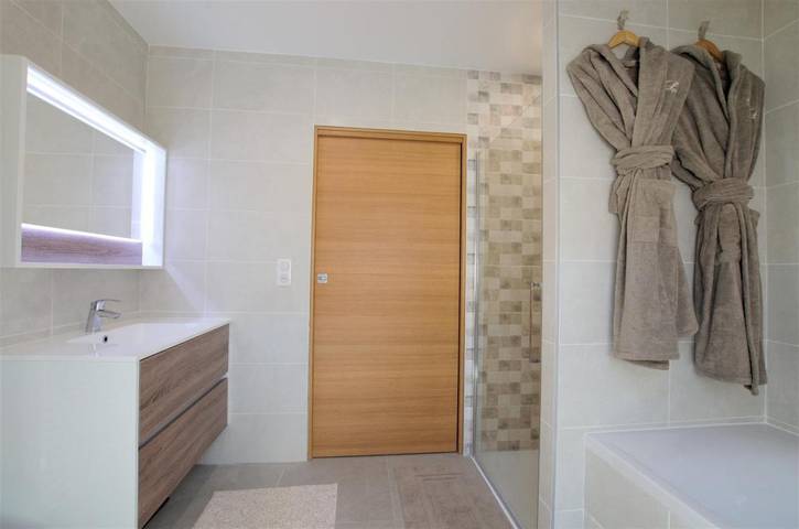 Location de vacances pour 6 personnes, avec jardin ainsi que piscine et vue à Les Riceys - 4