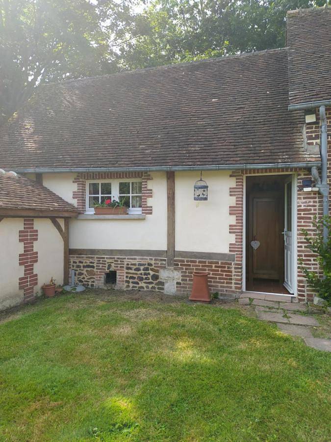 Gîte pour 2 personnes, avec vue et jardin à Saint-Germer-de-Fly