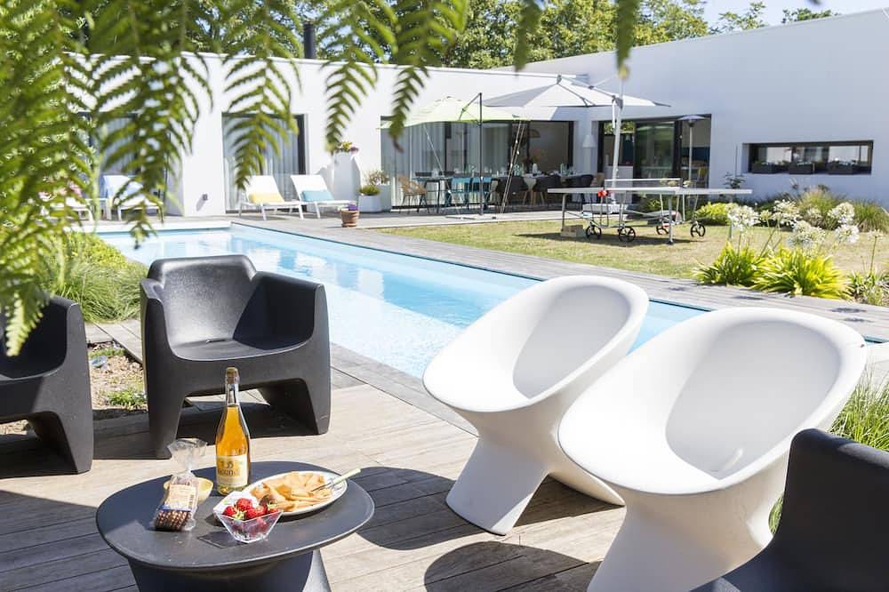 A stone's throw from the dunes.... in Lesconil, Plobannalec-Lesconil