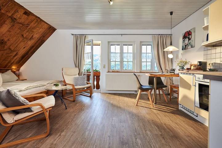 Ferienwohnung für 2 Personen, mit Balkon und Sauna sowie Garten - 1