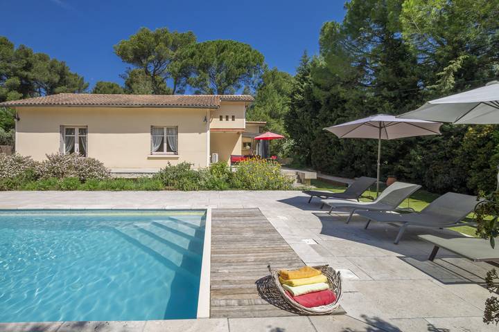 Villa Enzo (4p) with pool in authentic Orgon in Orgón, Region de Arles