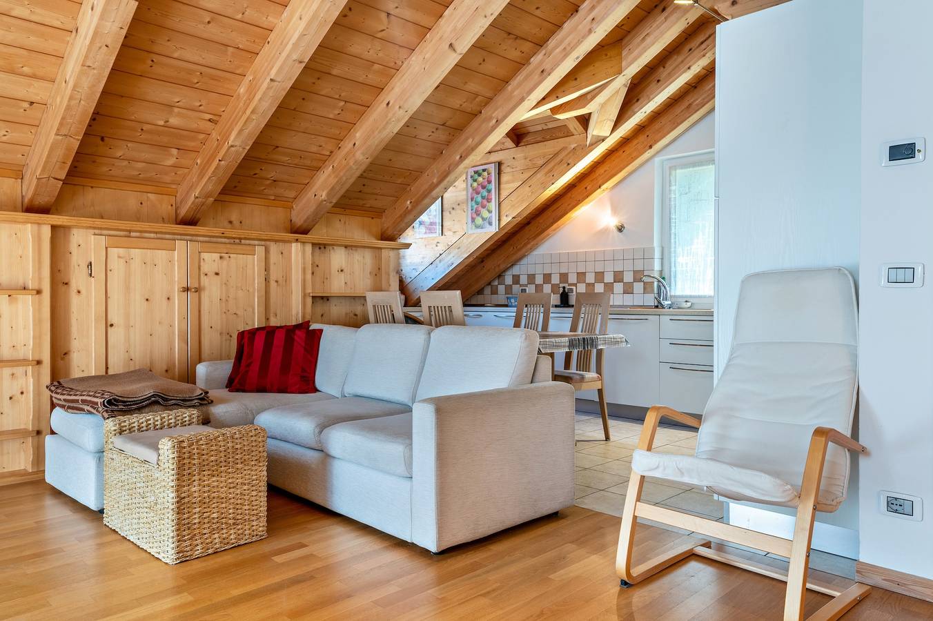 Appartamento intero, Appartamento 'Davide' con vista sulle montagne, giardino privato e Wi-Fi in Pera di Fassa, San Giovanni di Fassa