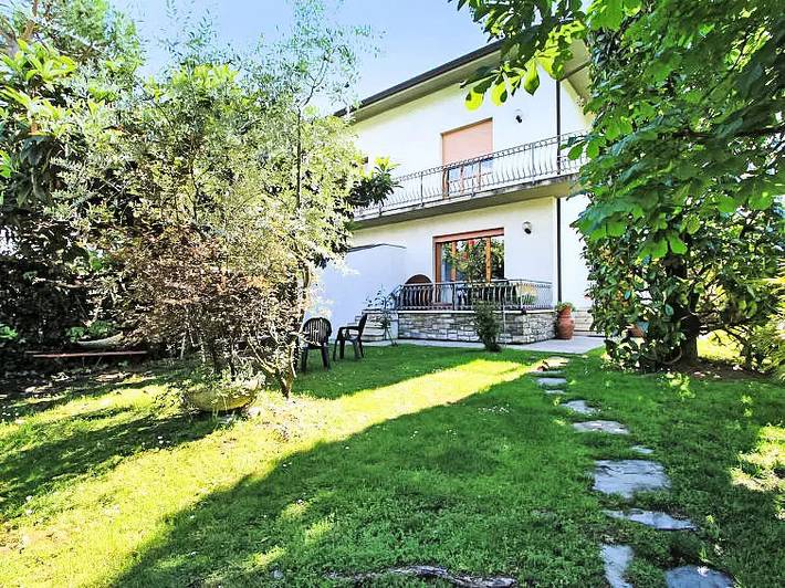 Villa für 5 Personen, mit Balkon und Garten in Forte dei Marmi