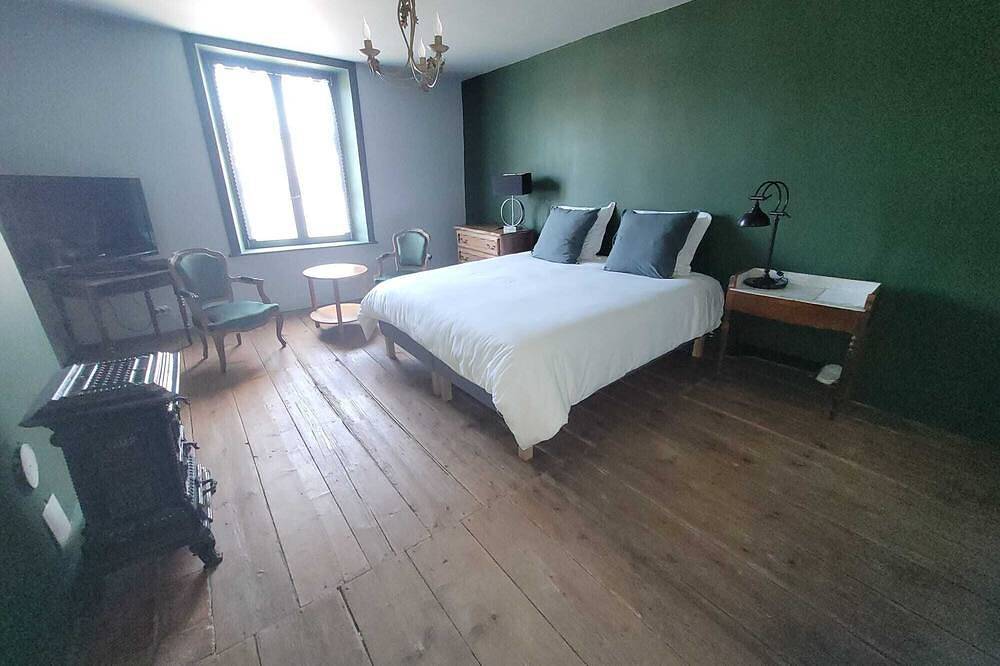 Maison entière 6 chambres jusqu'à 15 personnes in Monthureux-sur-Saône, Neufchâteau