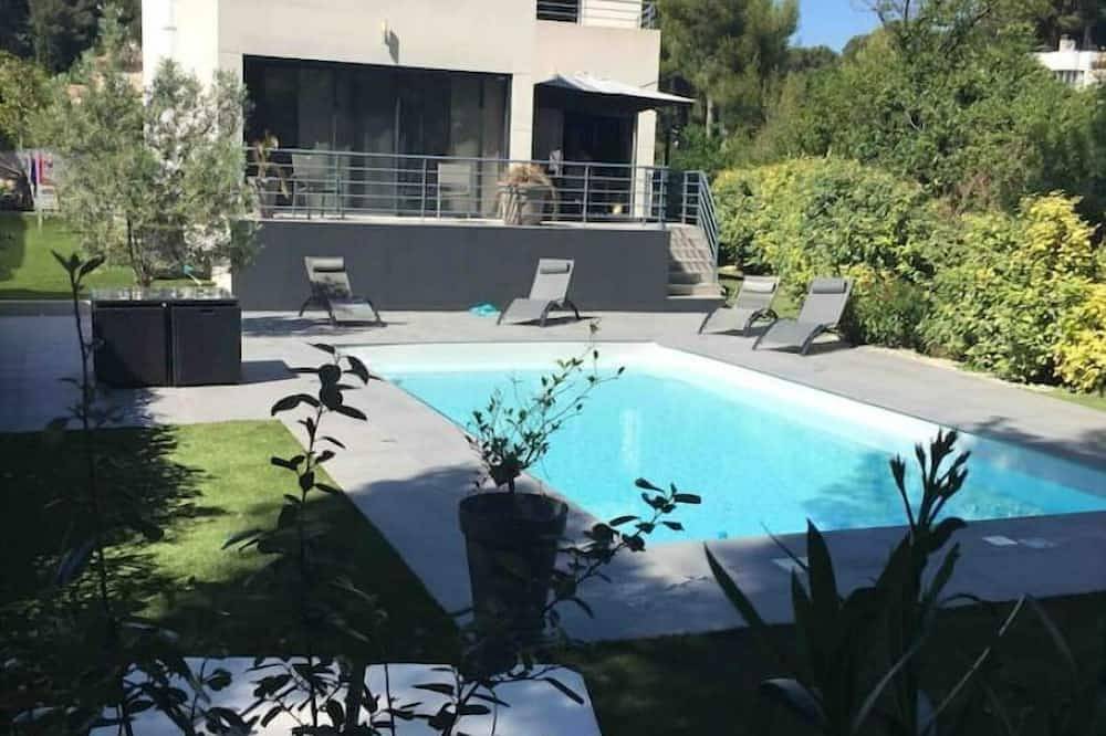 Villa Contemporaine de 200m2 Proche de Marseille in Carry-le-Rouet, Istres en omgeving