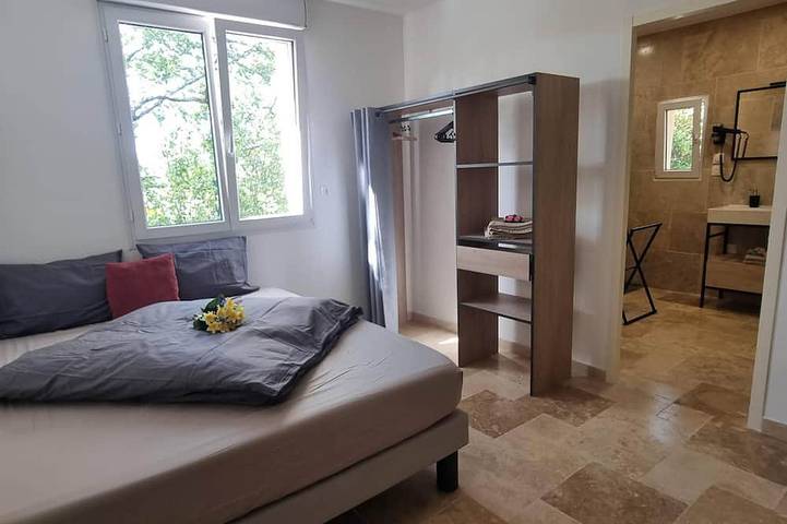 Location de vacances pour 2 personnes, avec piscine à Varages - 2