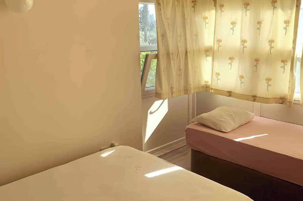 Alacati Carsiya 1km 3+1 duplex in Alacati, Provinz Izmir