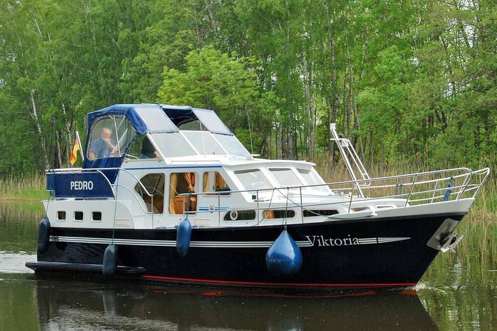 Yacht Pedro Skiron 35 für 4+2 Personen. in Zehdenick, Ruppiner Seenland