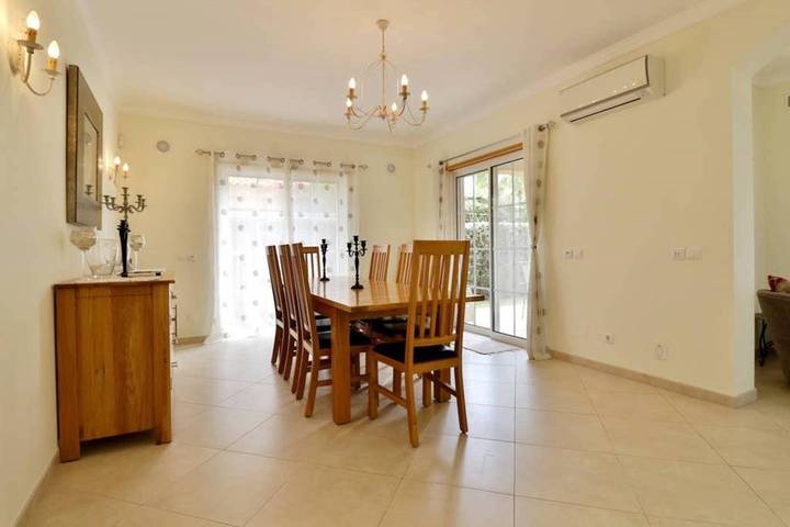 Villa pour 10 personnes, avec balcon ainsi que piscine et jardin dans Quinta do Lago - 4