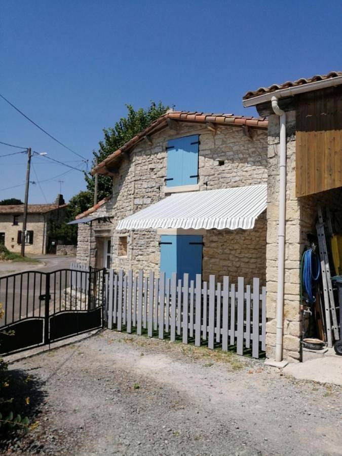 Location de vacances pour 6 personnes, avec Terrasse et Jardin à Pamproux - 4