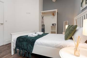 Glamping for 4 People in Liverpool, Merseyside, Photo 3