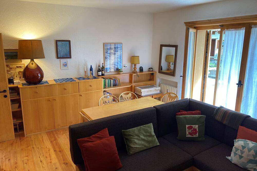 Cozy and Comfortable Apartment in the Alps in Livigno (Stadt), Livigno