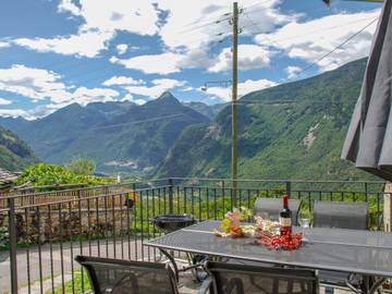 Vacation Rental for 4 Guests in Malvaglia, Lepontine Alps, Picture 4