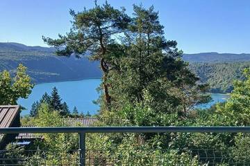 Gîte pour 2 personnes, avec terrasse dans Parc naturel régional du Haut-Jura