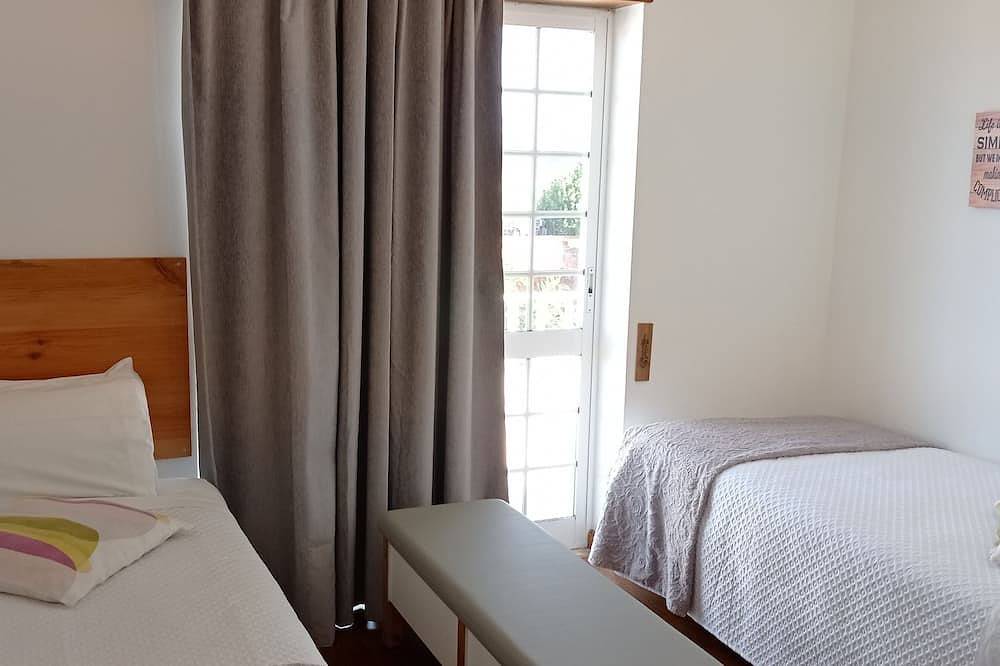 Haus mit ausgestatteter Küche in der Nähe von Stränden und Sehenswürdigkeiten in Vau, Leiria District