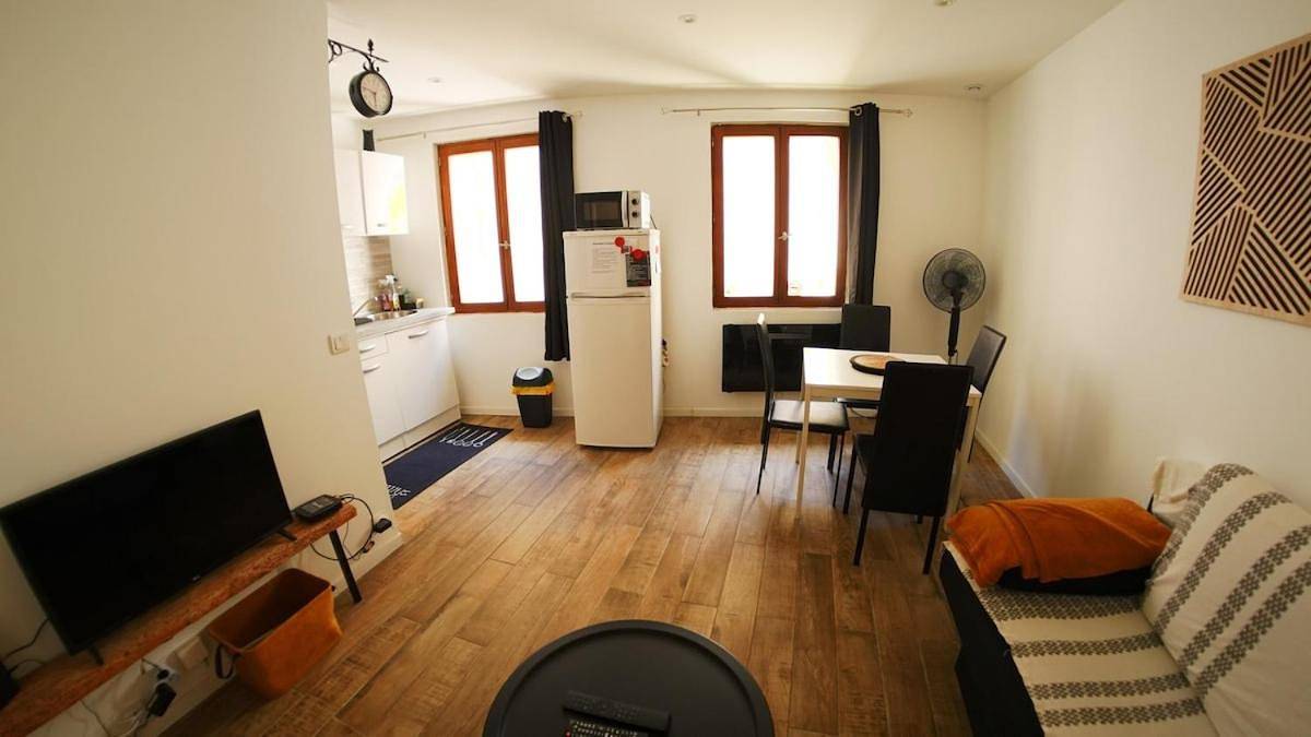 Appartement entier, Charmant Appartement refait à neuf in Rougiers, Région de Brignoles