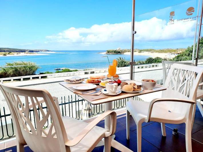 Hotel für 2 Personen, mit Balkon und Terrasse sowie Pool und Ausblick