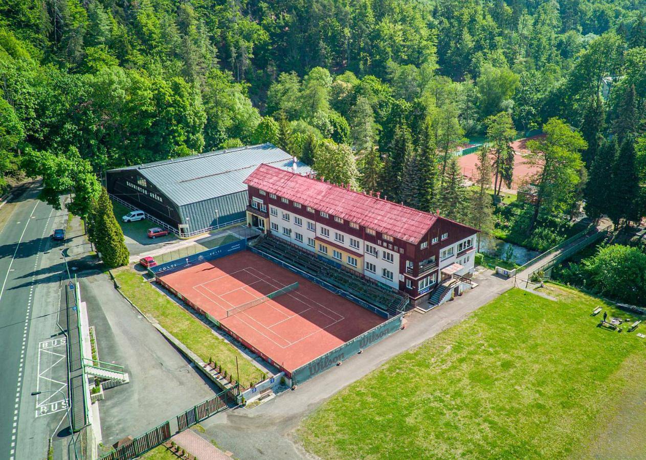 Sport Hotel Gejzirpark in Karlsbad, Karlsbad Regio