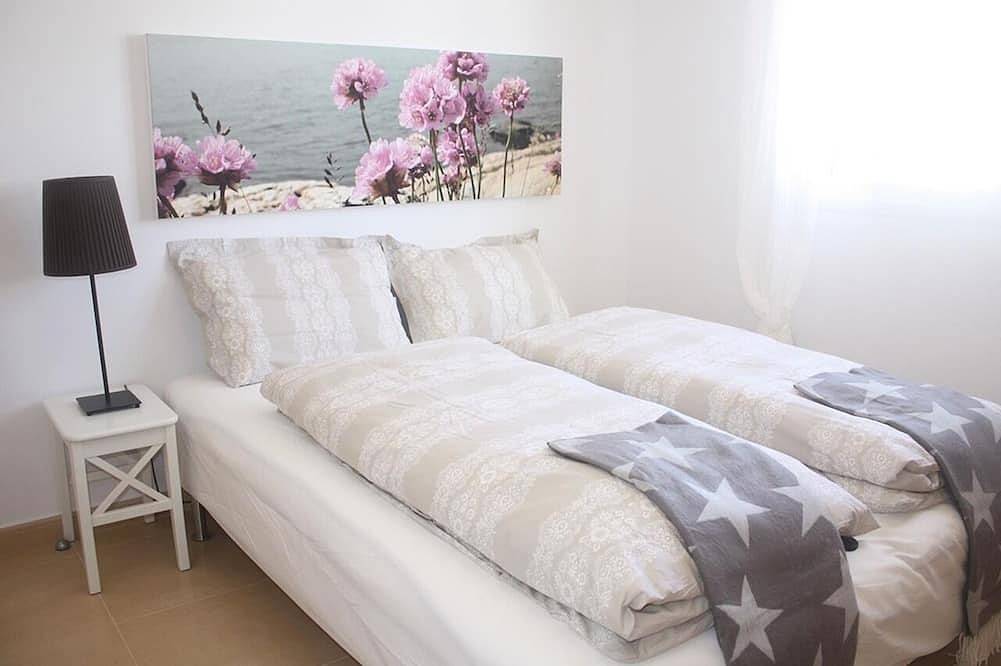 Golf villa in safe and quiet area suitable for children in Condado de Alhama, Alhama de Murcia