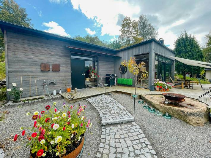 Moderne Hütte im Functional-Stil mit Terrasse am Vidöstern in Värnamo, Jönköpings län