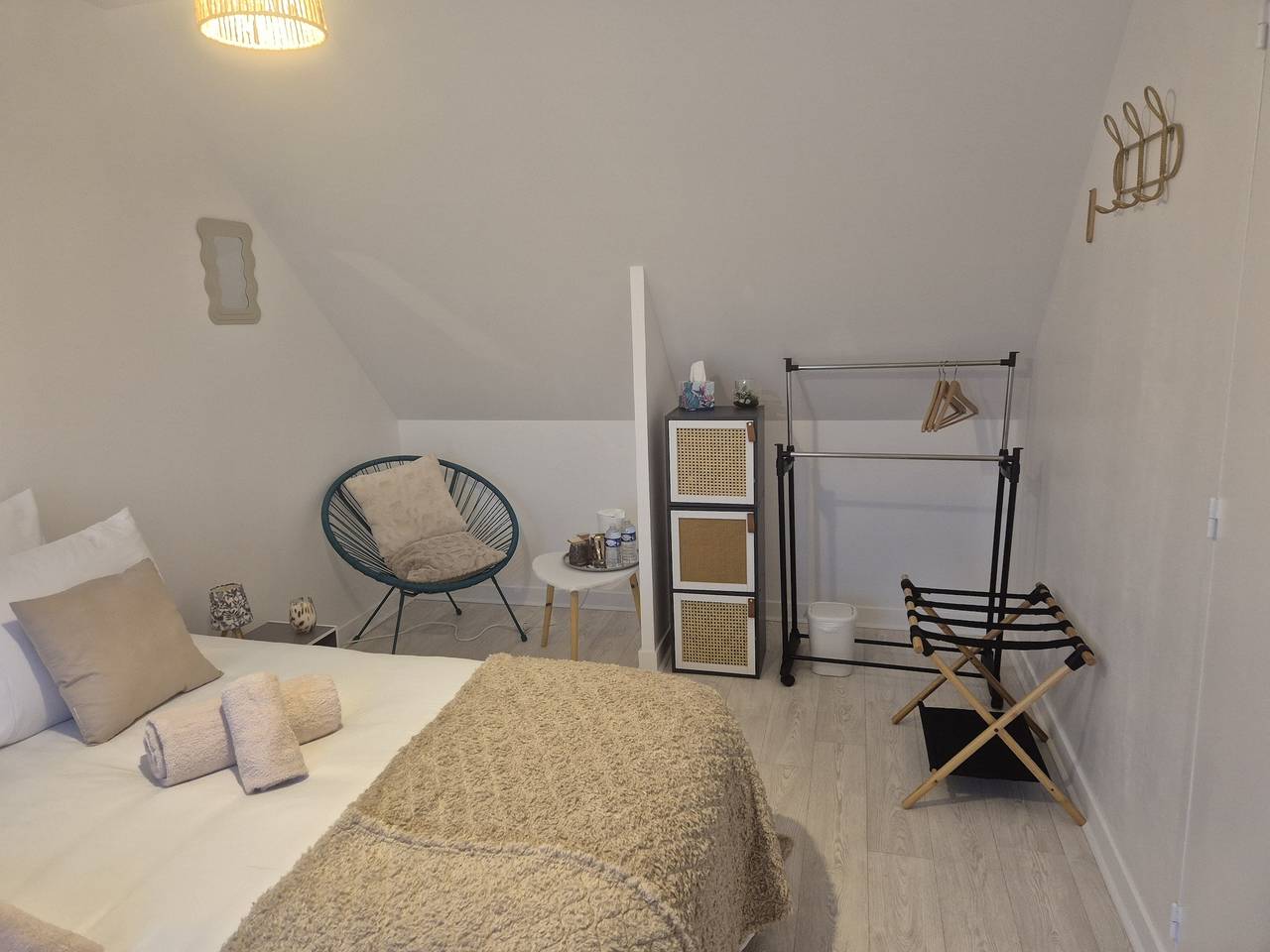 Chambres d'hôtes Chez Ninie (2 chambres) - Chambre beige in Le Cloître-Saint-Thégonnec, Parc naturel régional d'Armorique